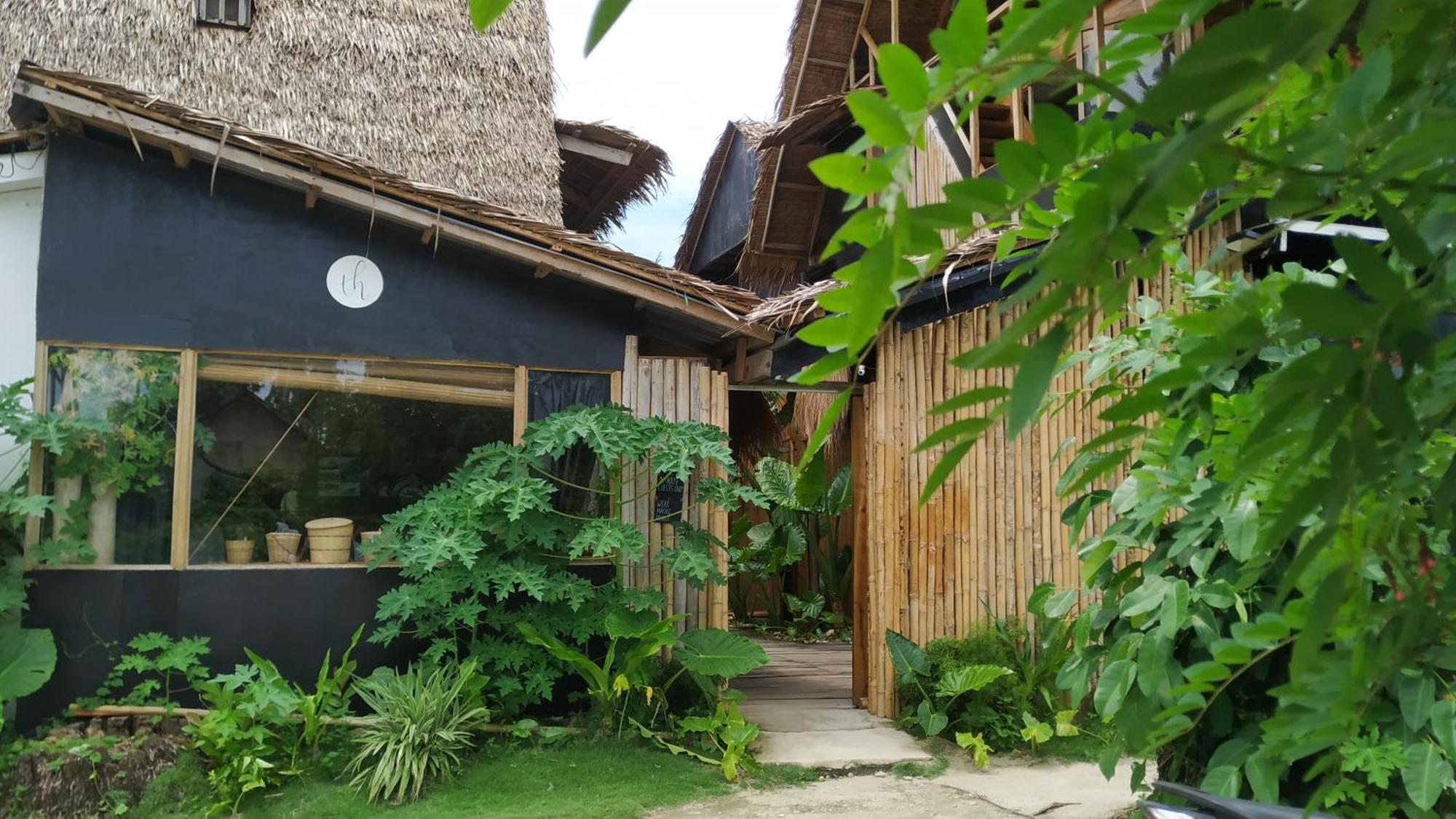 Tarzan'S House Hotell General Luna  Exteriör bild